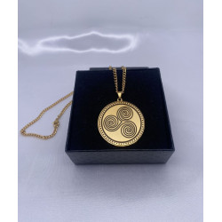Collier pendentif Triskel...